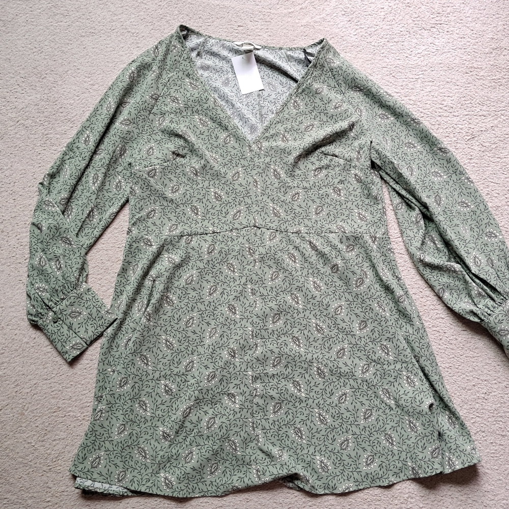 BRAND NEW Green Patterned H&M dress - sz. Large